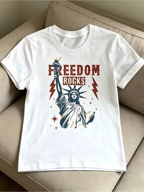 statue of Liberty white Women Men T-shirt Unisex